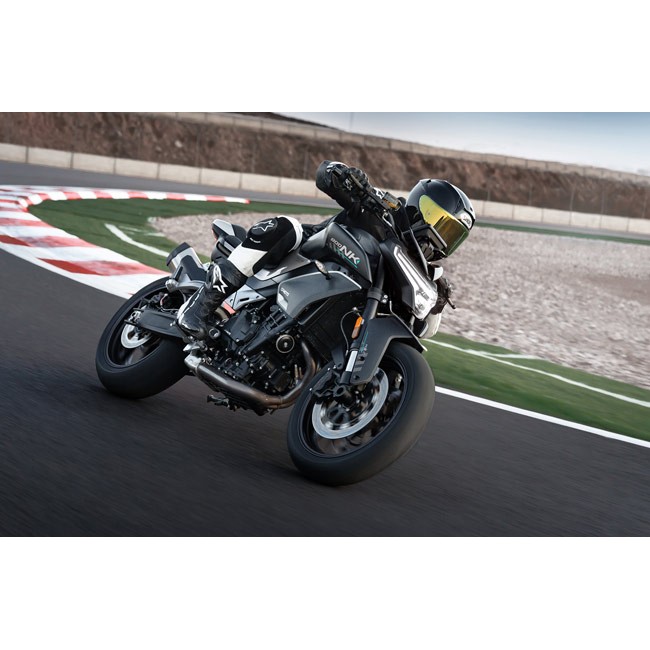 CFMOTO 800NK Advanced CFMOTO 800NK Advanced